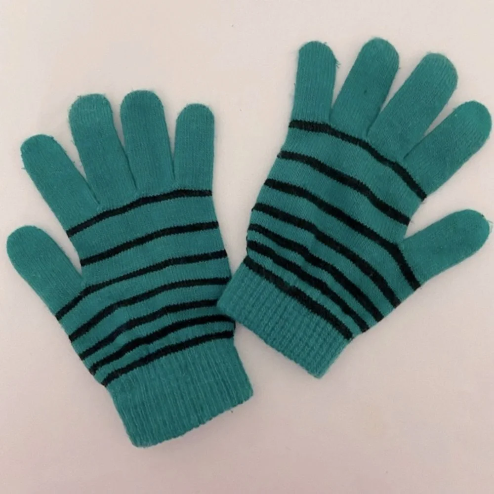 KNIT WINTER GLOVES